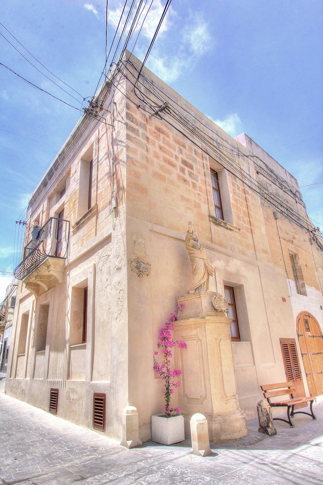 Hotel Mytravel House