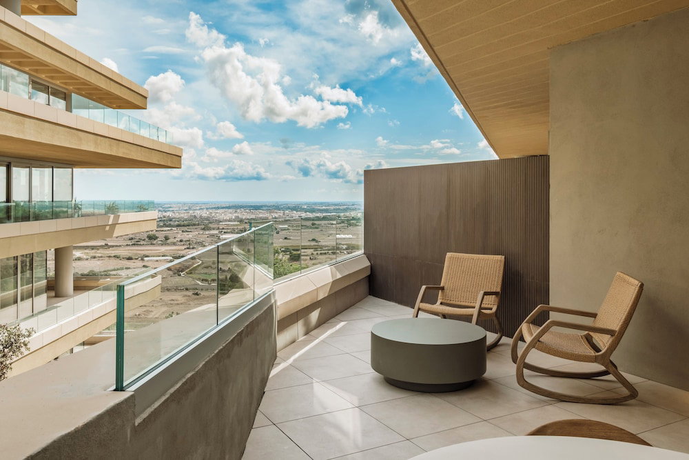 Hotel Ax The Heights Residences