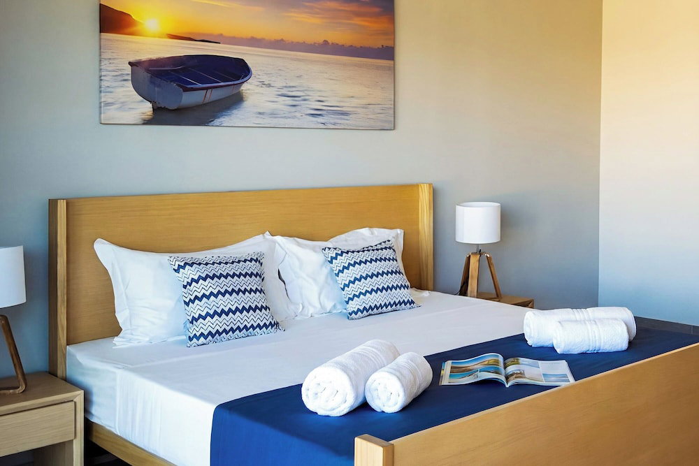 Villa Garden House Gh06, Pool & Holidays, 2 Min To Beach