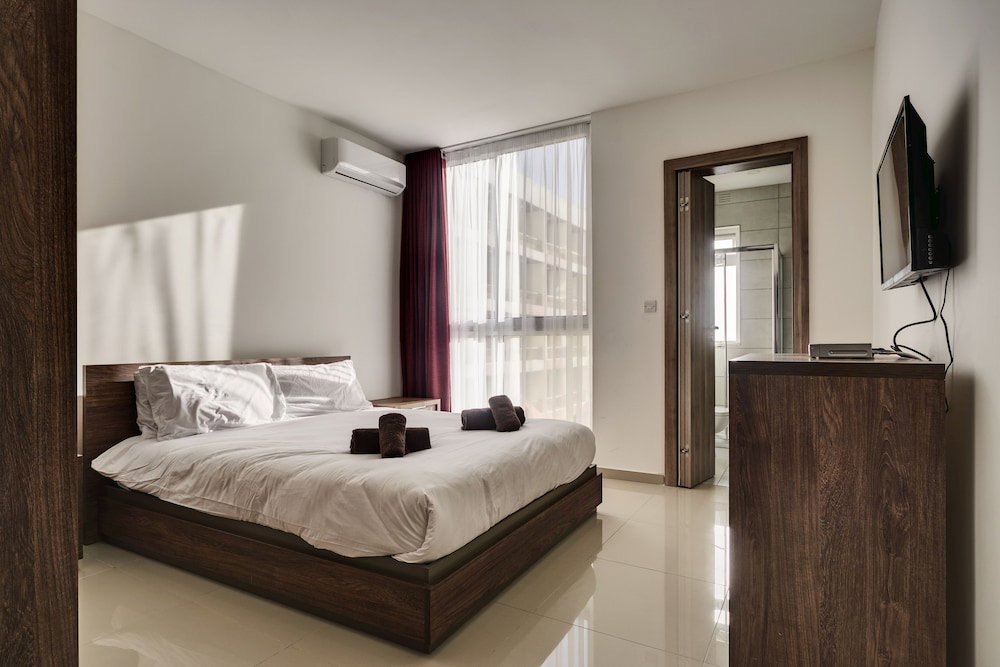 Hotel The Village Apartments