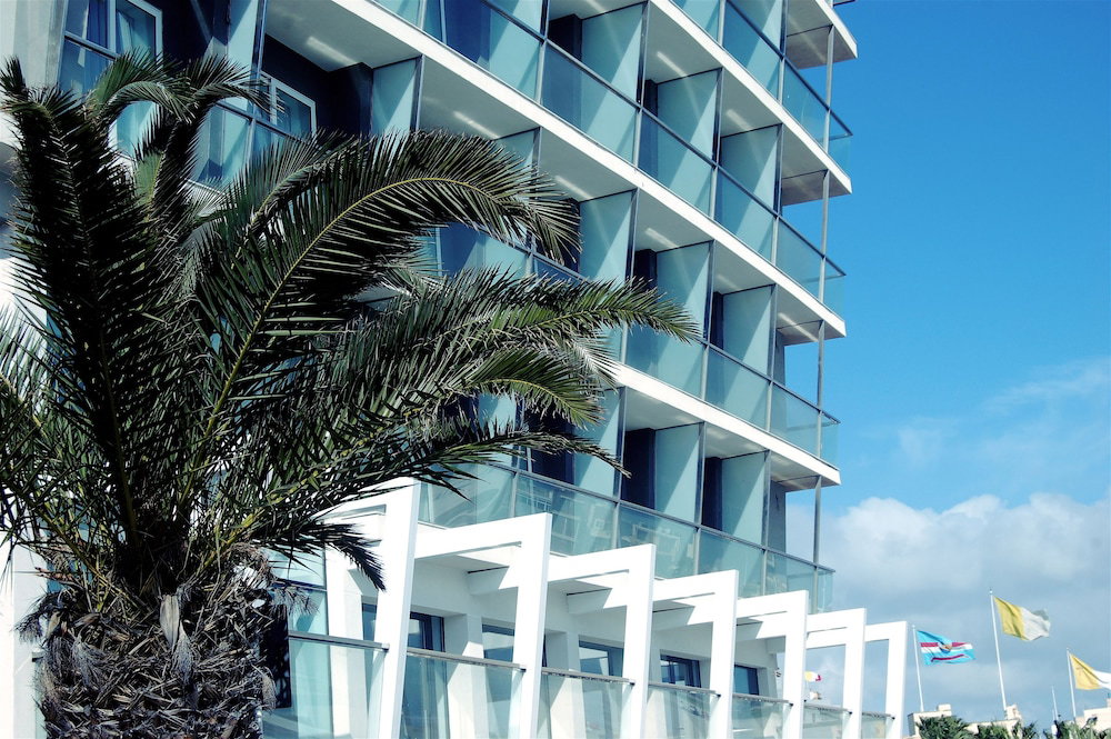 Hotel Water's Edge