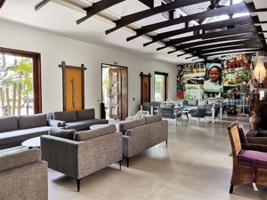 Hotel Laguna Beach Hotel & Spa cazare Beau Champ