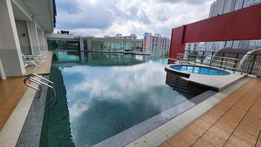 Hotel Désir Lustful Kl #Jacuzzi #Nflx #Prjscn120" #Tv65"