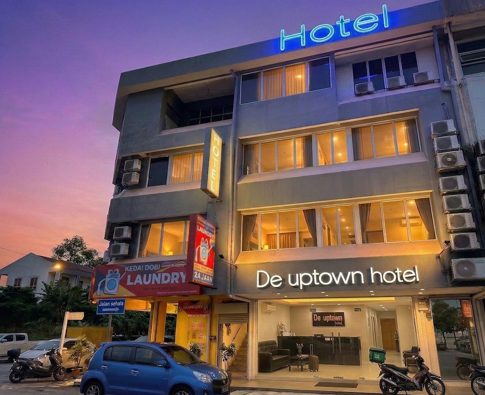 Hotel De Uptown Hotel @ P.j. 222