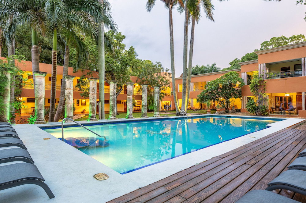 Hotel Hacienda Uxmal Plantation & Museum