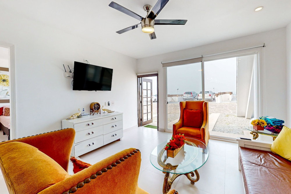 Hotel Dog-Friendly Villa With Heated Outdoor Pool, Hot Tub, Streaming, Partial Views