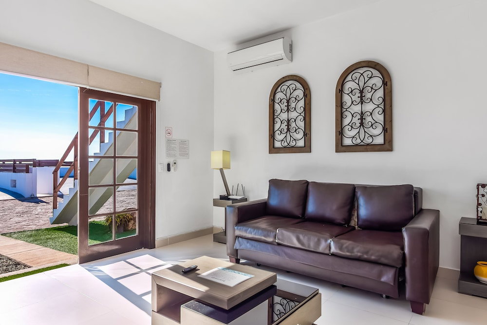 Hotel Dog-Friendly Beach Haven With Heated Pool, Hot Tub, Kitchenette, Patio, Ac