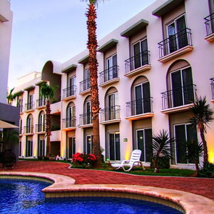 Hotel Seven Crown Express & Suites By Kavia cazare Cabo San Lucas
