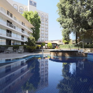 Hotel Krystal Satélite María Bárbara cazare Vista Hermosa