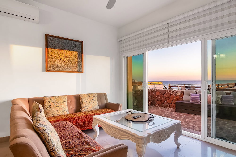 Hotel Dog-Friendly Ocean-View Villa With Patio, Outdoor Pool, Streaming, Partial Ac