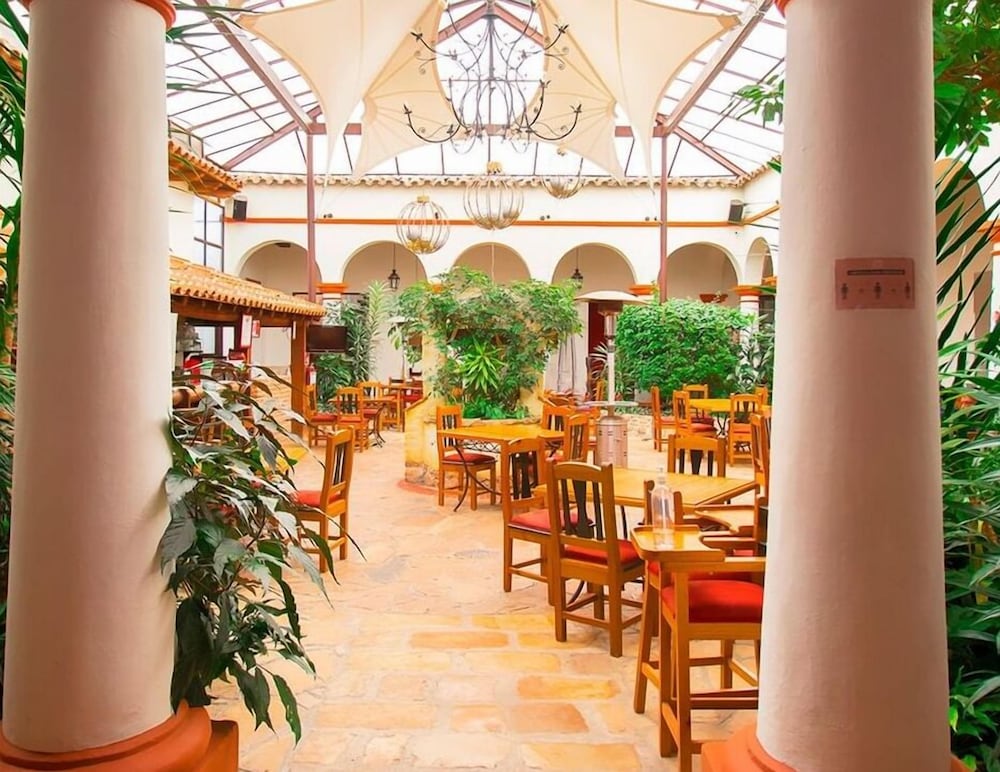 Hotel Plaza Magnolias Suites