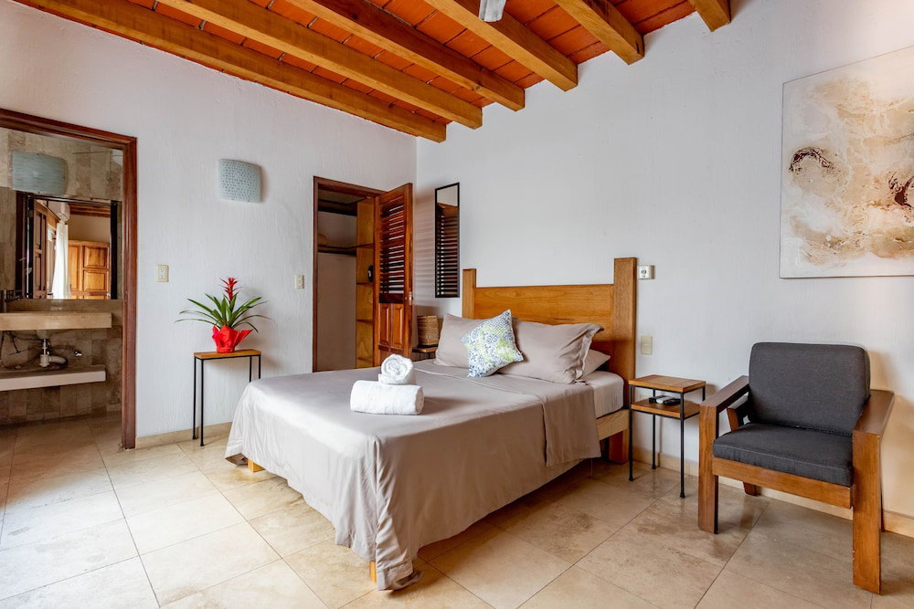 Hotel Olas Altas Suites