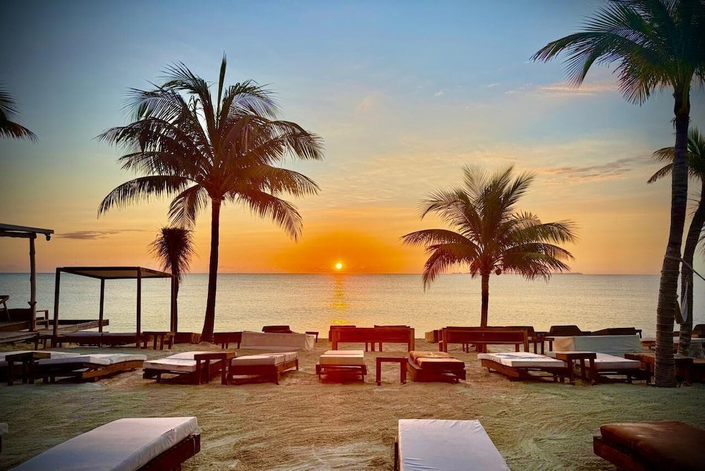 Hotel Punta Blanca | Beachfront Boutique Hotel