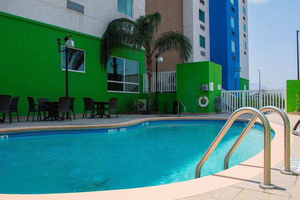 Hotel Holiday Inn Express Saltillo Zona Aeropuerto By Ihg