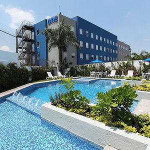 Hotel One Cuernavaca cazare Las Delicias