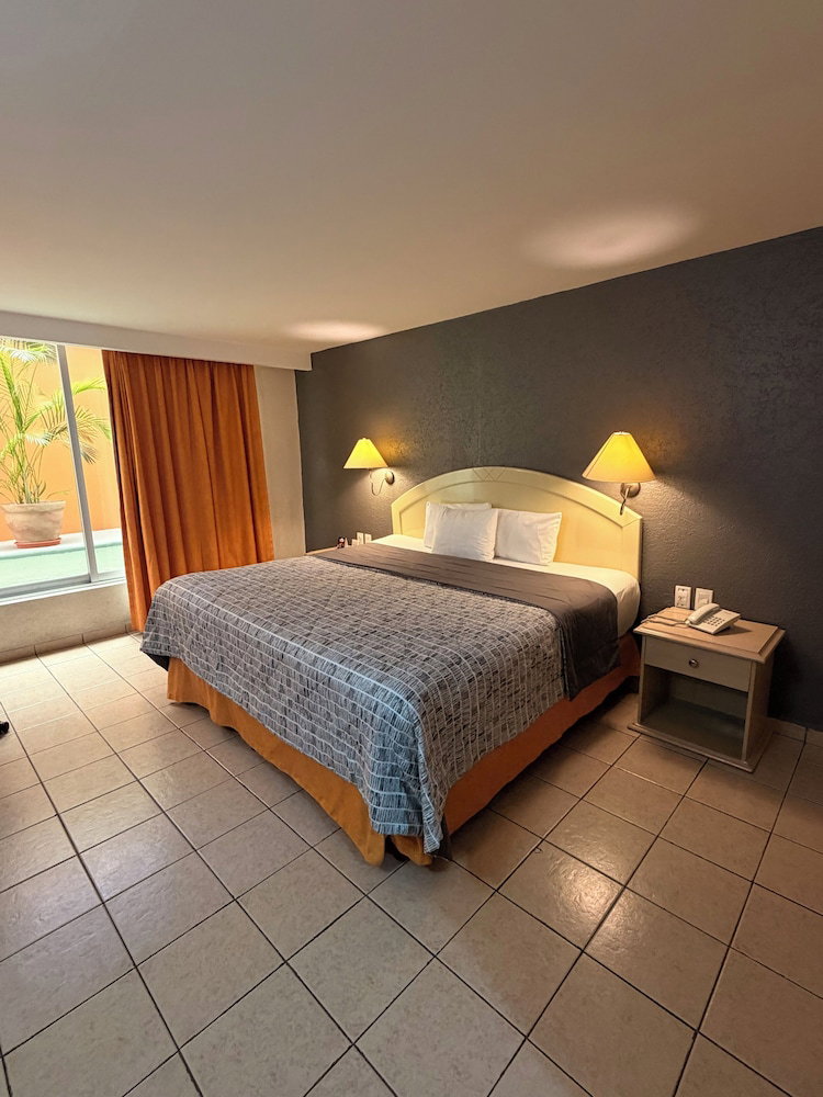 Hotel Plaza Inn Express