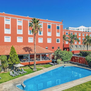 Hotel Fiesta Inn Cuernavaca cazare Las Delicias