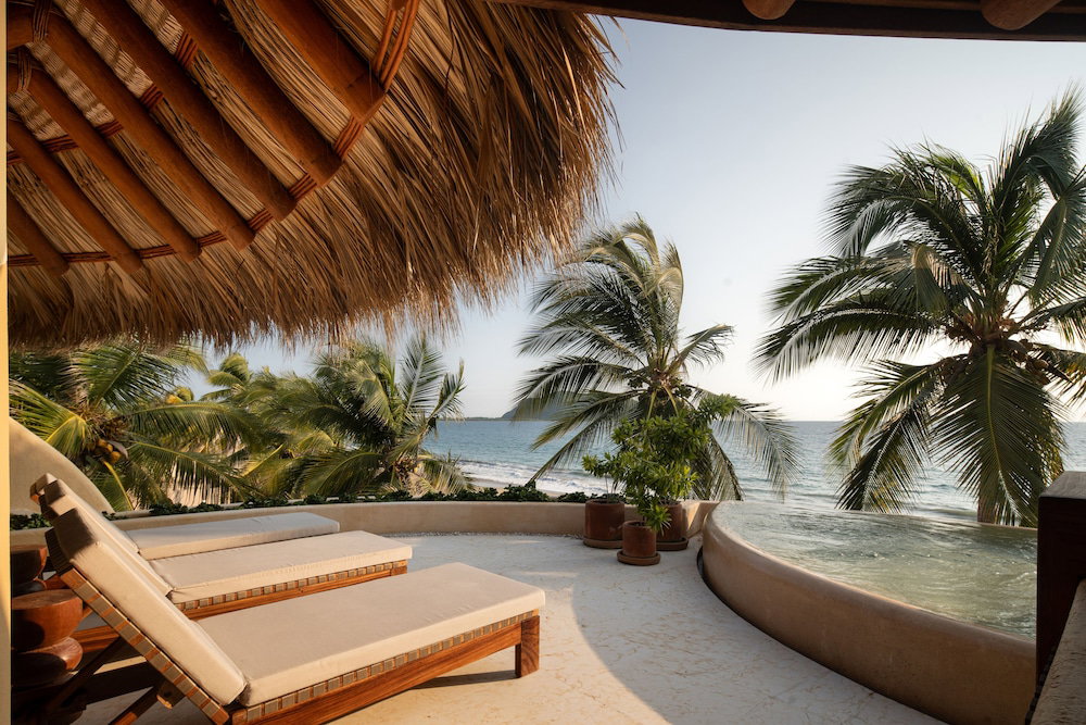 Hotel Mar De Coco Beach Front Villas