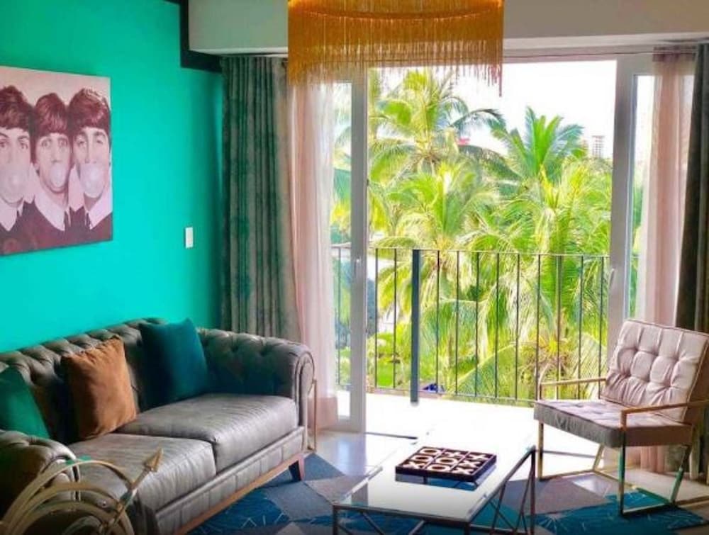 Hotel Niza Five Luxury Beach Apartments