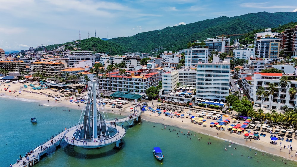 Hotel Delfin Beachfront Resort – Downtown Puerto Vallarta Optional All-Inclusive