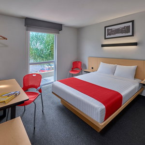 Hotel City Express By Marriott Querétaro Juríca cazare El Salitre