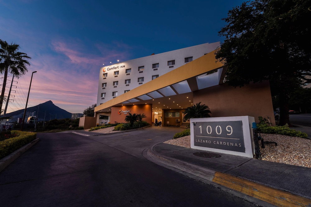 Hotel Comfort Inn Monterrey Valle