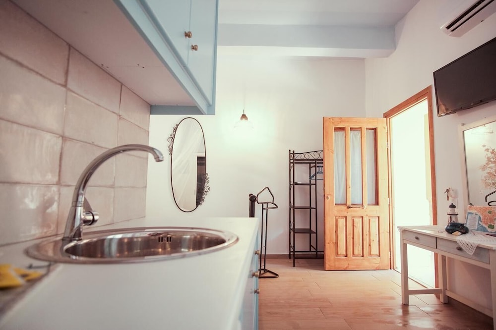 dal travel Studio Lefaki