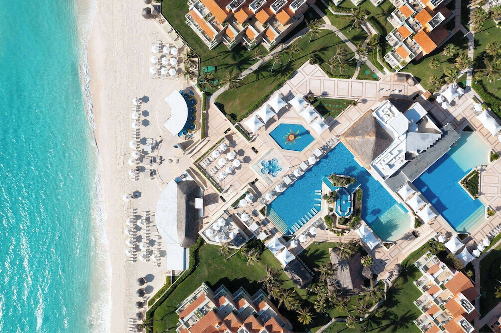 Hotel Wyndham Grand Cancun All Inclusive Resort & Villas