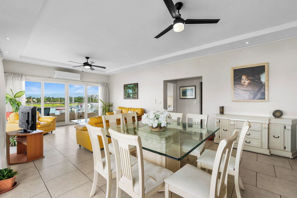 Hotel Marina Banderas Suites