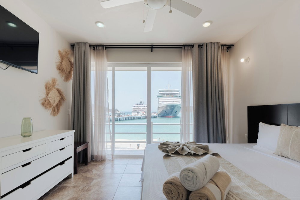 Hotel Suites La Playa