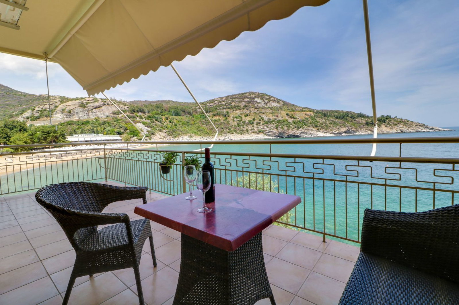 Tosca Beach Hotel