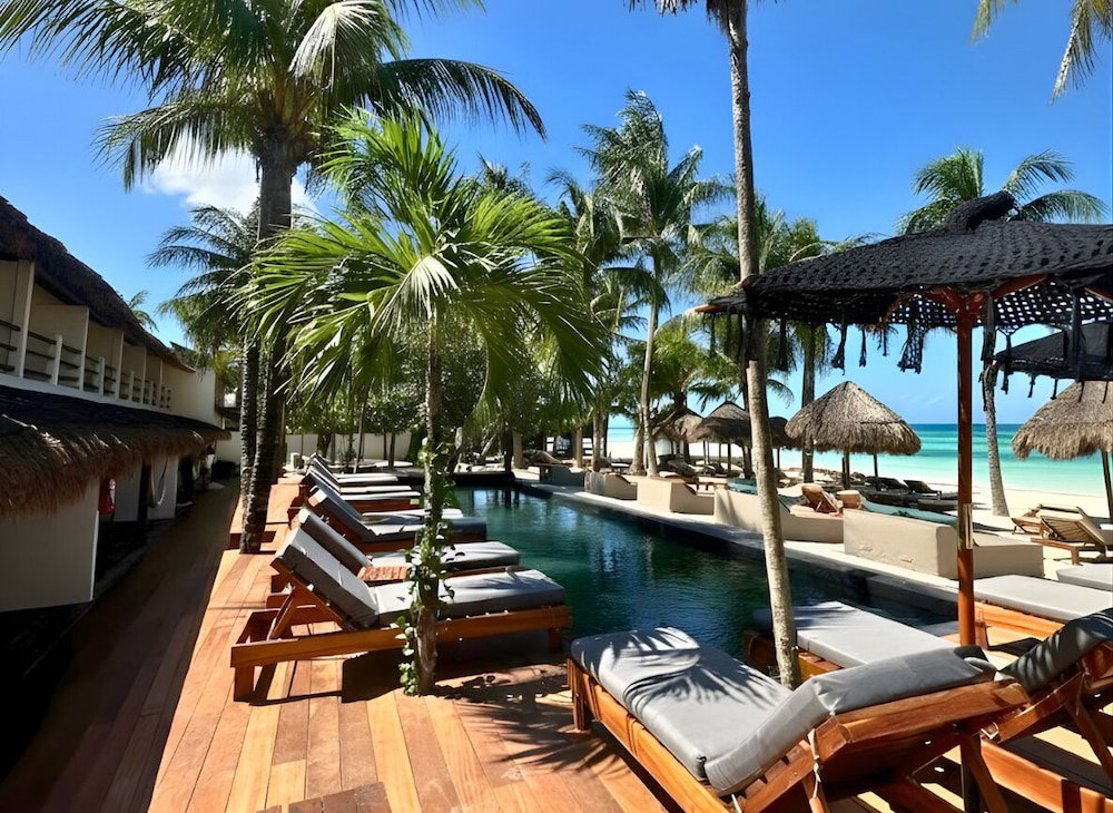 Hotel Amaité Beach Hotel