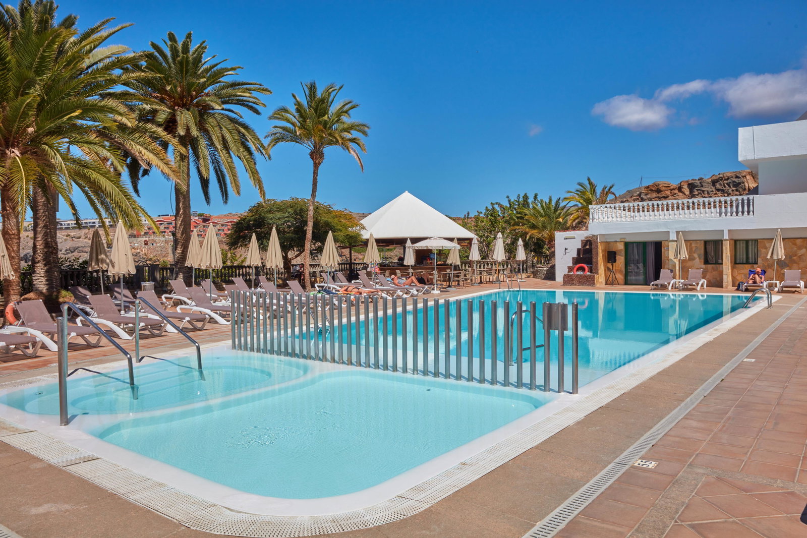 Apartamentos Palmera Mar