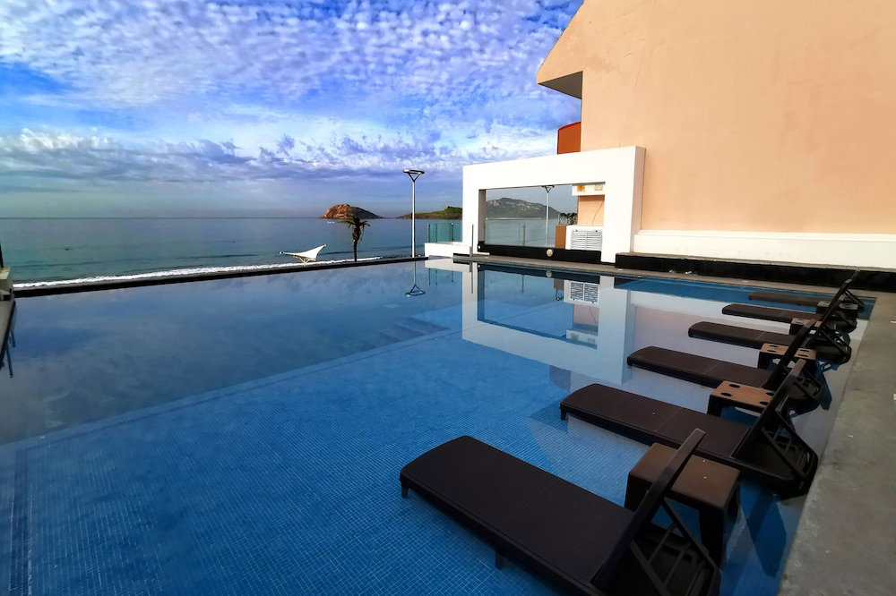 Hotel Coral Island Hotel
