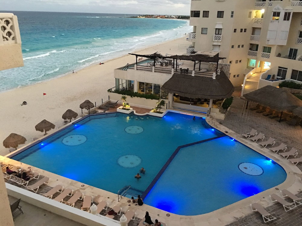 Hotel Cancun Plaza Condo Mexico