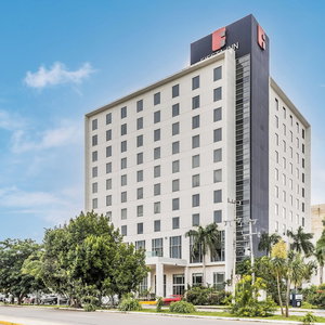 Hotel Fiesta Inn Merida cazare Xcanatun