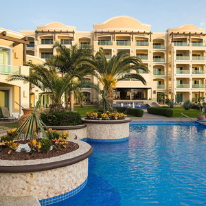 Hotel Diamond Bay cazare Cerritos