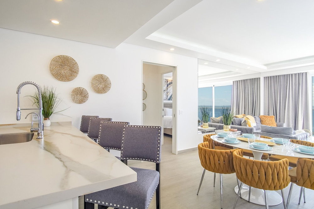 Hotel Gorgeous 2 Bedroom Condo Encantame Towers Velero 904