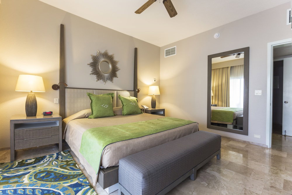 Holiday Inn Club Vacations The Royal Sands By Ihg - All Inclusive