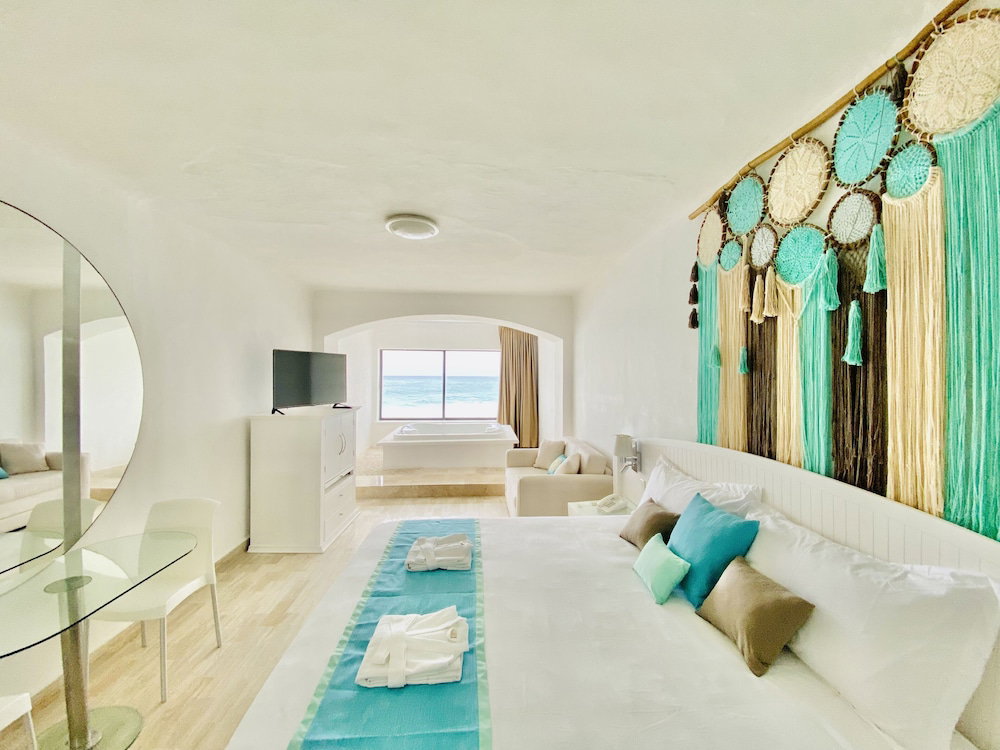 Cyan Cancun Resort & Spa