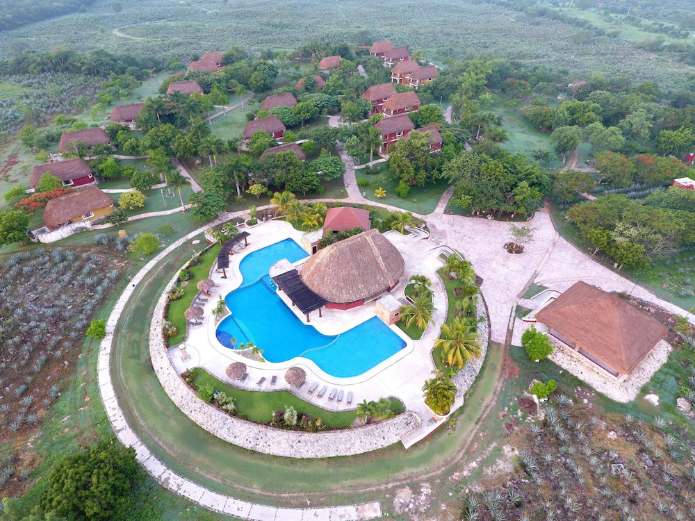 Hotel Cenotes Resort At Hacienda Sotuta De Peón