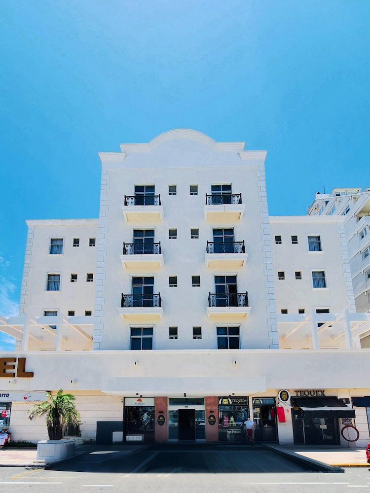 Hotel Ruiz Milán Hotel