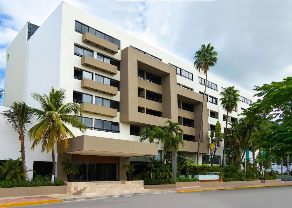 Hotel Smart Cancun The Urban Oasis