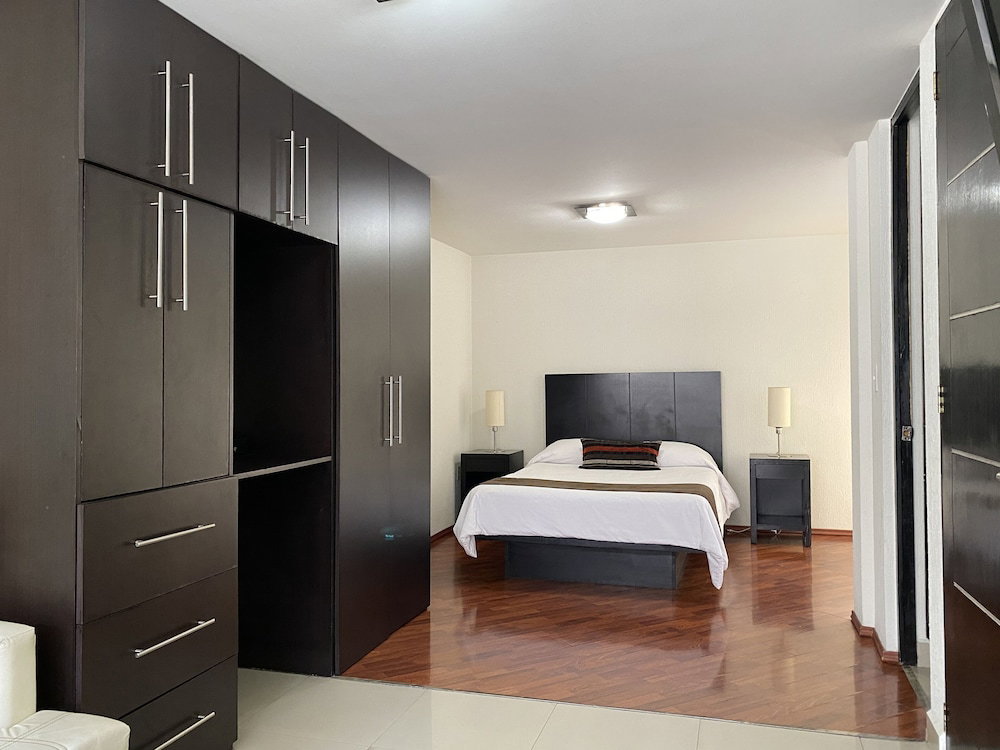 Hotel Grupo Kings Suites Chimborazo
