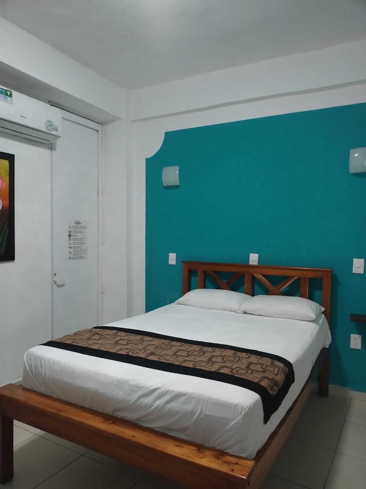 Hotel Las Palmas En Laurel