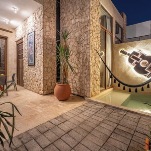 Hotel Casa Trova Santa Lucia, With Parking By Cercana cazare Merida