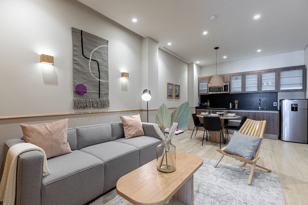 Hotel Uliv Antara