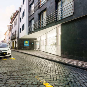 Sejur Comfort Inn Ponta Delgada vacanta Ponta Delgada