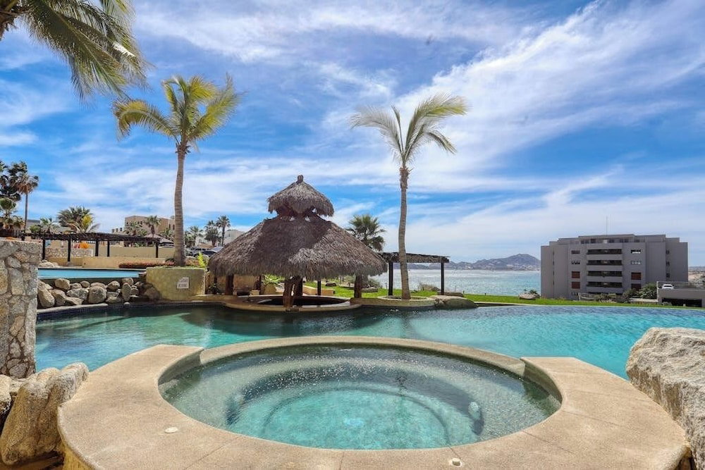 Hotel Stylish Coastal Retreat With Breathtaking Views, Resort Pool & Private Balcony