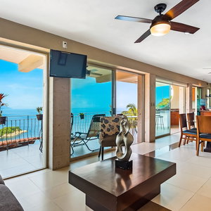Hotel Mismaloya Beach Condo With Ocean Views, On-Site Pool, Grill, & Private Balcony cazare Boca Mismaloya